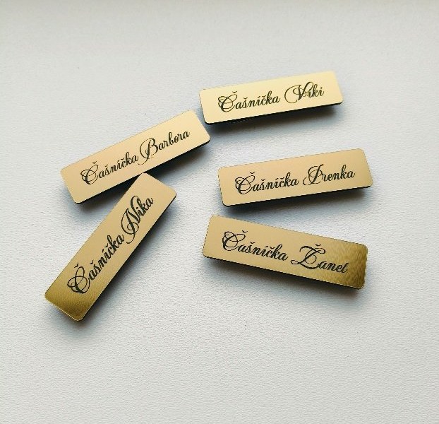Magnetische Namensschilder für Kleidung mit eigenem Logo