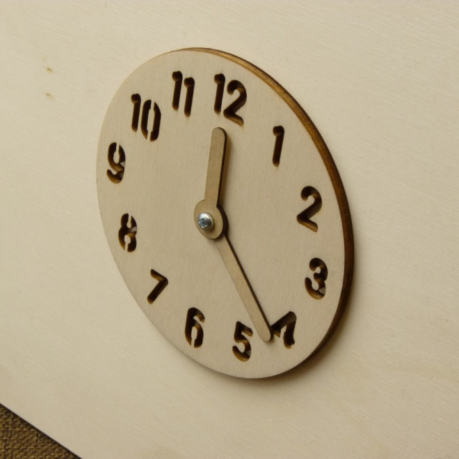Uhr mit Zeigern