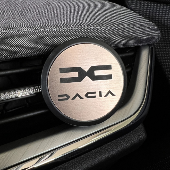 Lufterfrischer DACIA schwarz