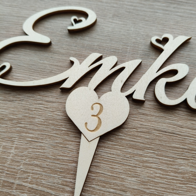 Tortenstecker mit Namen – eleganter personalisierter Cake Topper