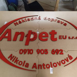 Ausgeschnittenes Logo in Farbe