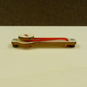 Knopf mit Unterlage