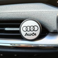 Mit Automarken-Logo